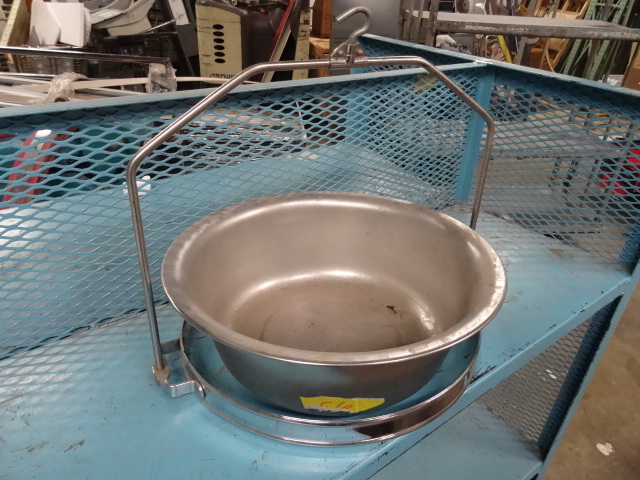 Hanging Pan