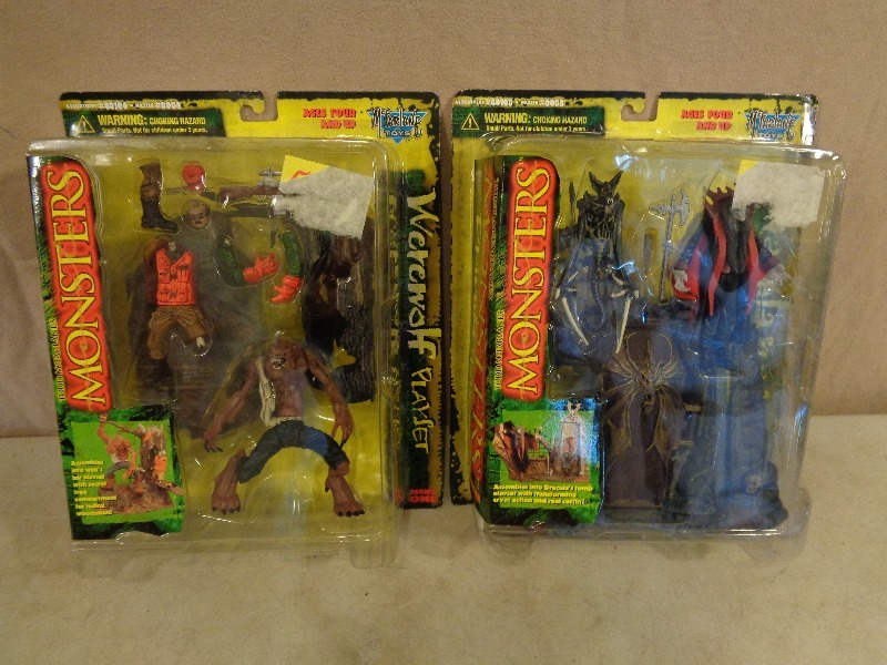 lot 25 image: New Dracula and Werewolf Playsets