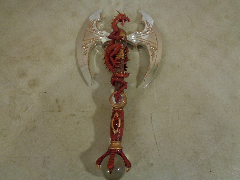 lot 29 image: The Hamilton Collection Figurine