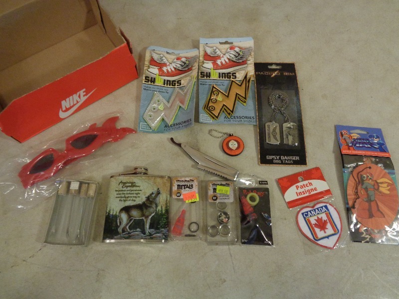 lot 41 image: Collectibles