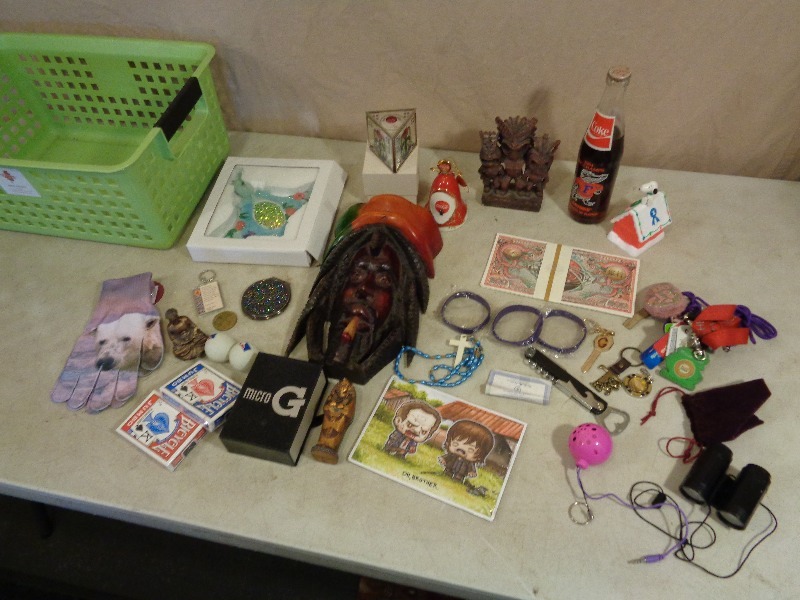 lot 42 image: Collectibles