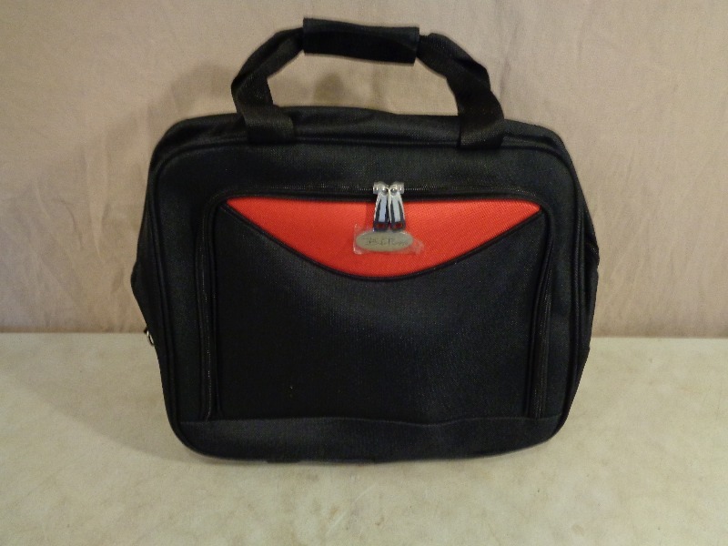 lot 57 image: New Bella Russo Carry One with Wheels