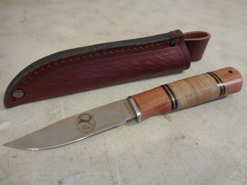 lot 70 image: MN Deer Hunters Knife