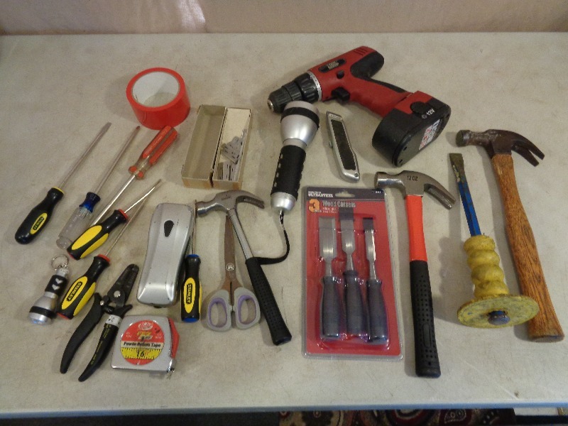 lot 74 image: Assorted Tools