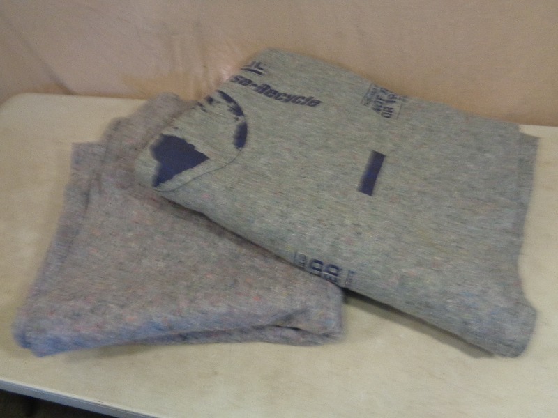 lot 77 image: 2 Moving Blankets