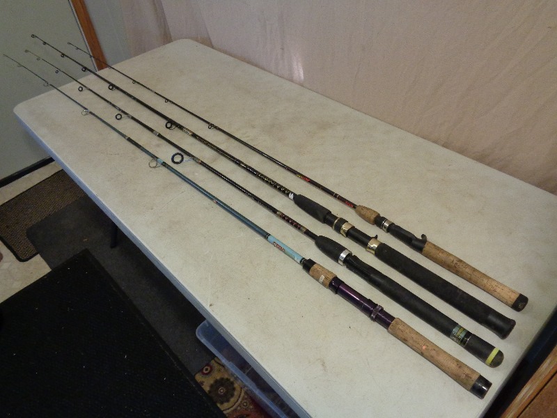 lot 80 image: 4 Assorted Fishing Poles