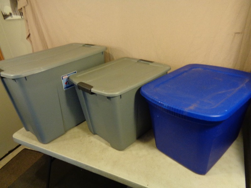 lot 88 image: 3 Assorted Totes with Lids