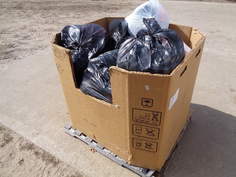 lot 19 image: Large Pallet Full of Blankets  Linens  Sheets, etc