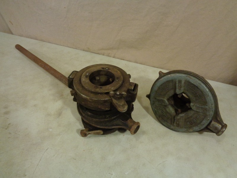lot 105 image: 2 Large Pipe Threaders