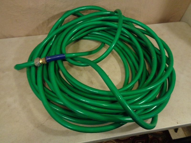 lot 114 image: Garden Hose