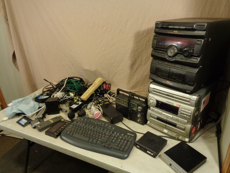 lot 156 image: Assorted Electronics