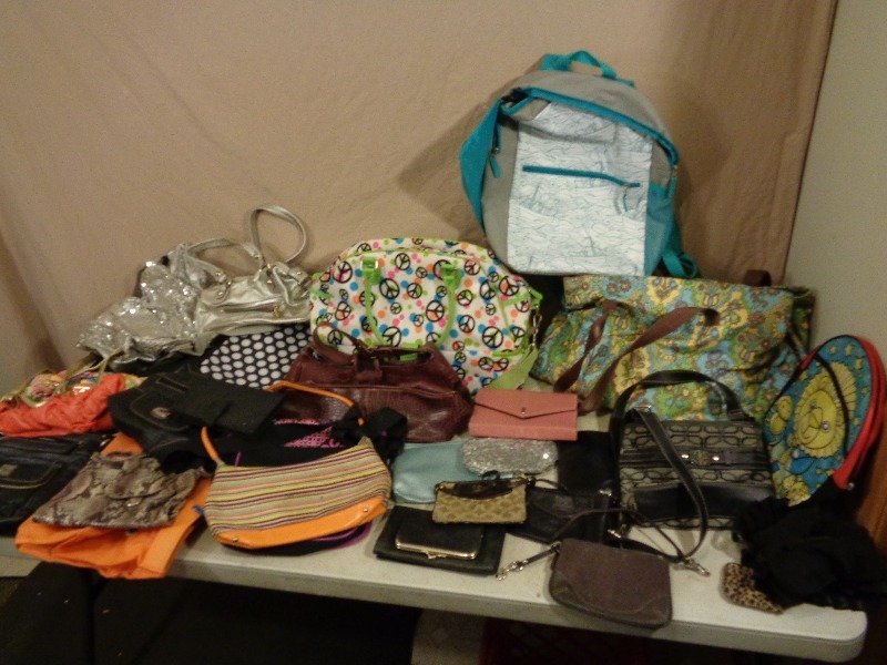 lot 170 image: Assorted Purses and Bags