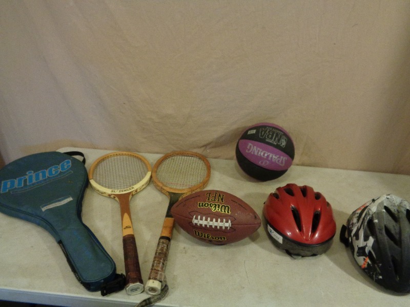 lot 186 image: Sports Items