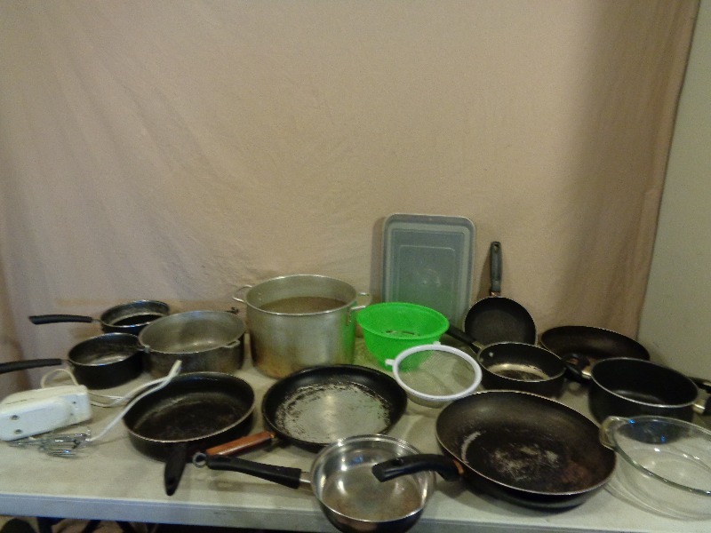 lot 199 image: Kitchen Items