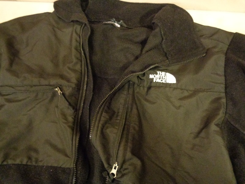 lot 75 image: 4XL The NorthFace Jacket