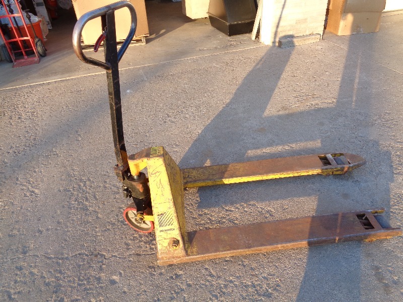 lot 18A image: Promatch 5000 lb Pallet Jack
