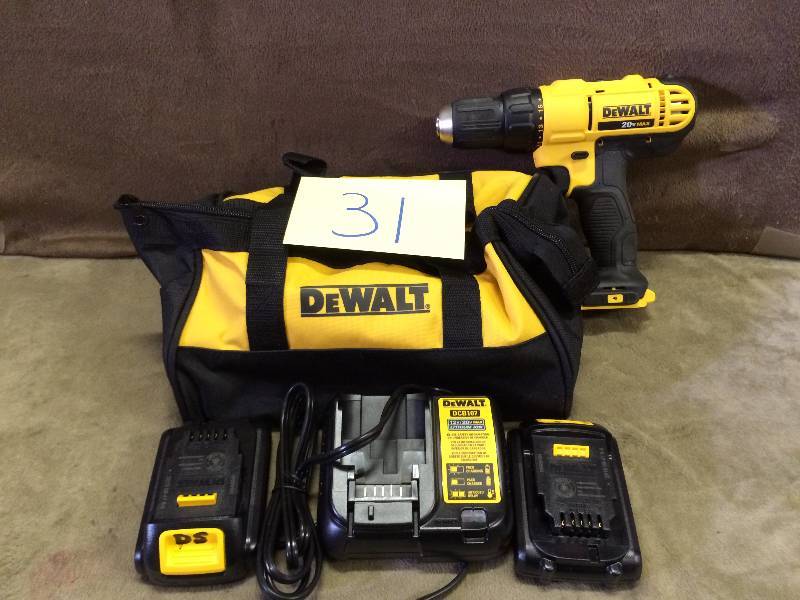 DEWALT DCD771C2 20V MAX Lithium-Ion Compact DrillDriver Kit