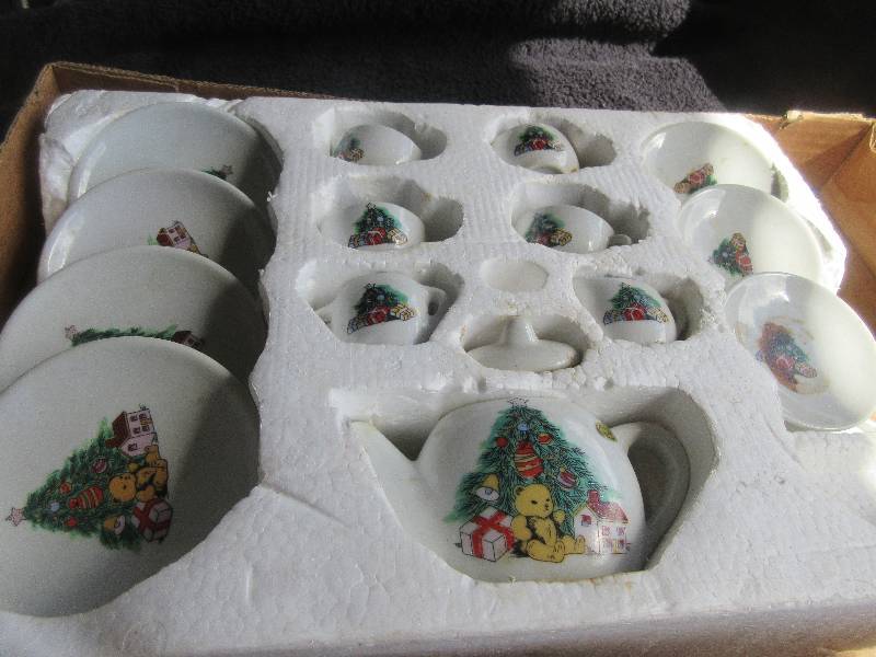 CHILDS TEA SET