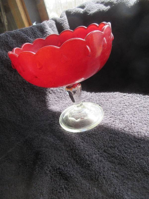 VINTAGE PEDISTAL BOWL