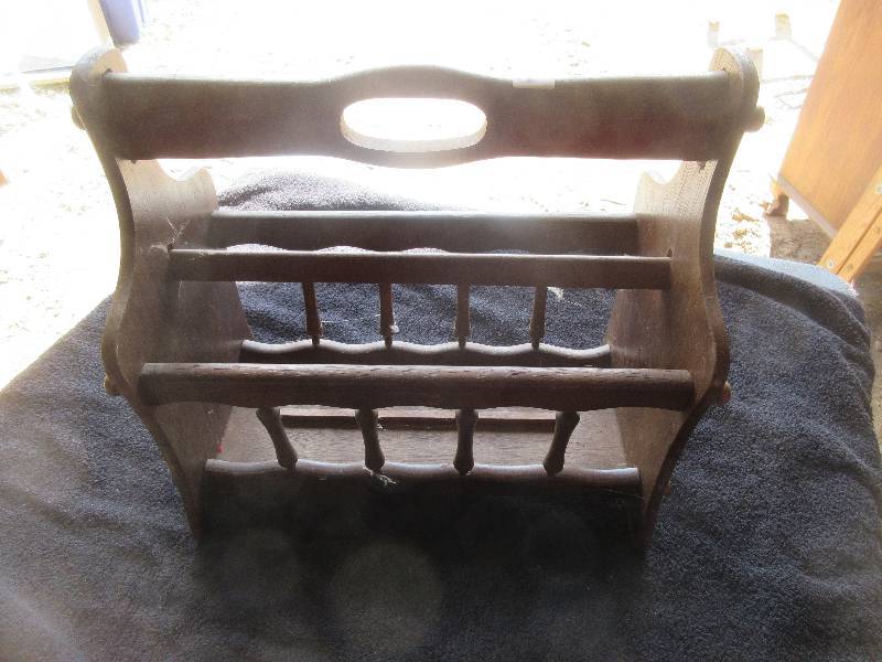 WOOD MAGAZINE RACK