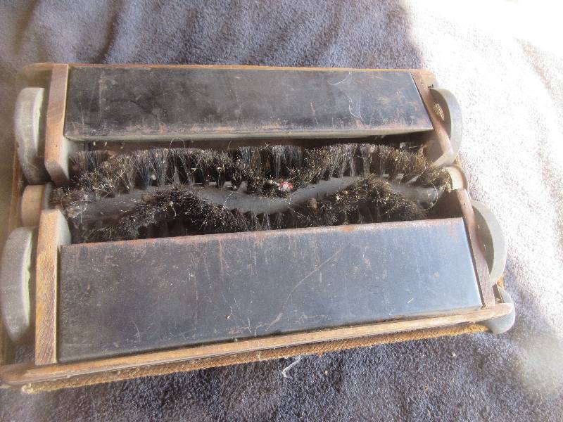 VINTAGE BISEL CARPET SWEEPER