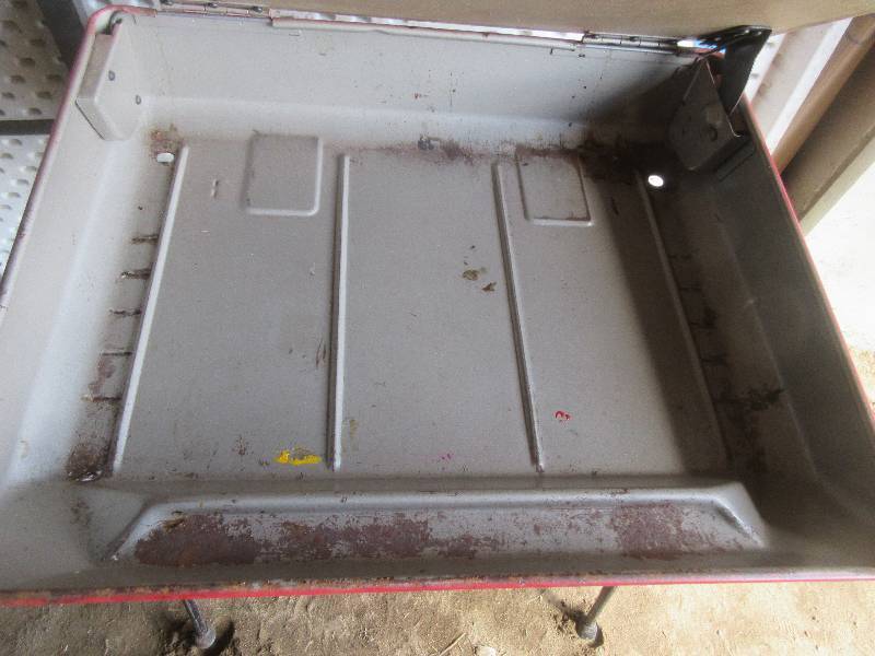 METAL SCHOOL DESK