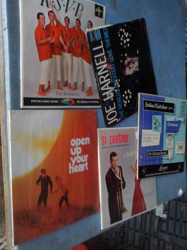 5 COLLECTIBLE RECORDS