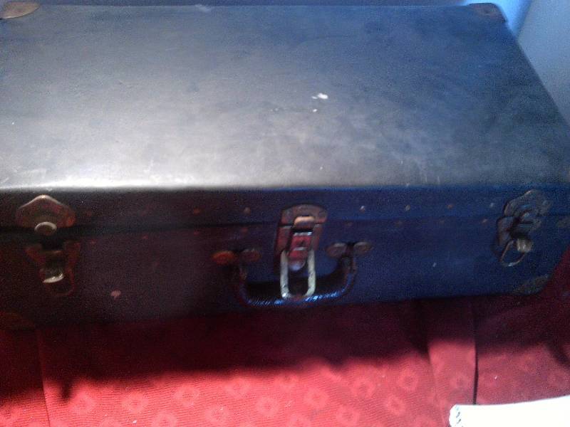 vintage suite case