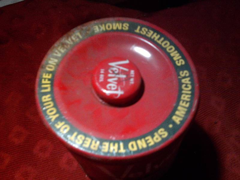 velvet pipe tabacco can