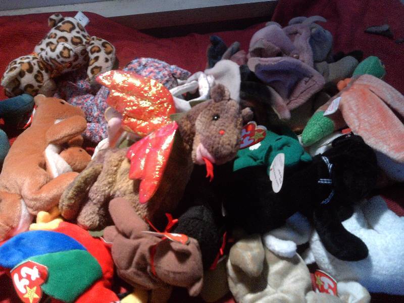 20 collectible beanie babies