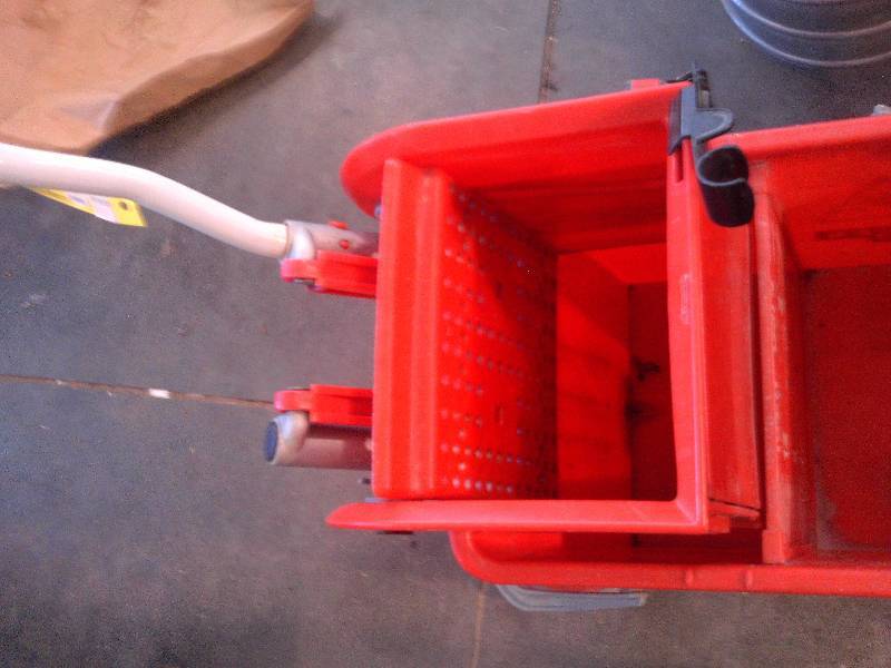 4 gallon mop bucket