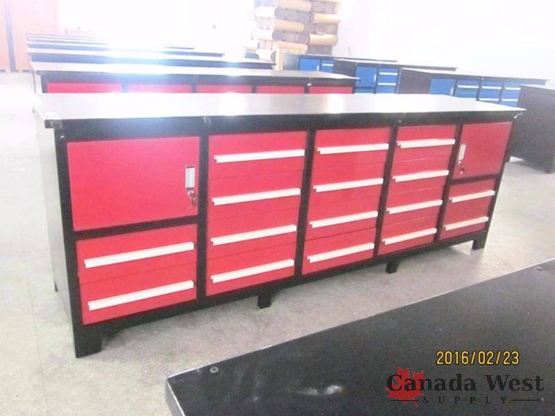 lot 61 image: NEW DESIGN 18 DRAWER STEEL SHOP TOOL BENCH RED 18DRR1