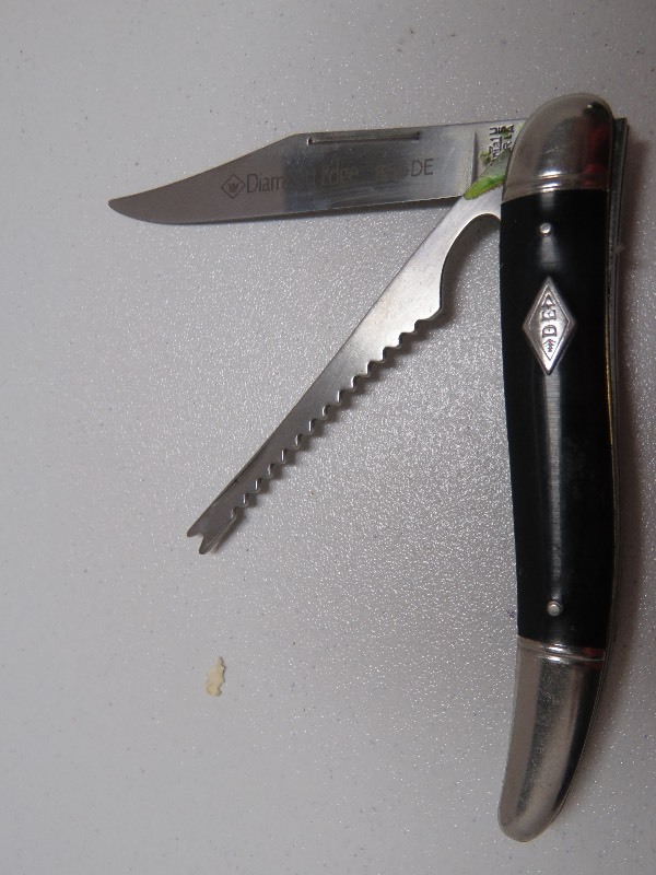 DE Knife