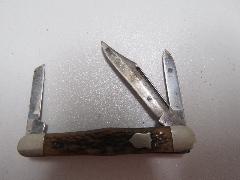 three blade knife