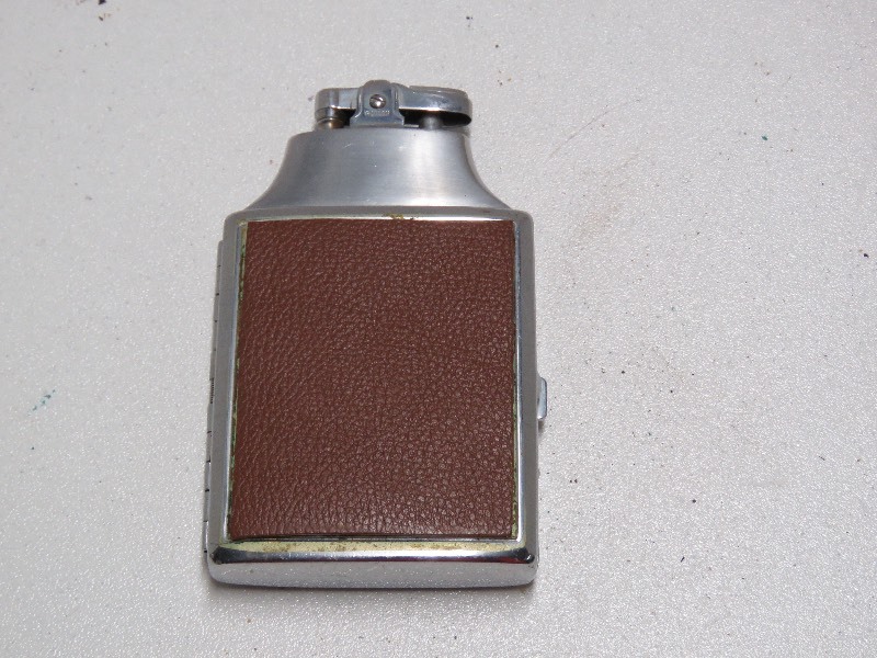 Cigarette lighterholder