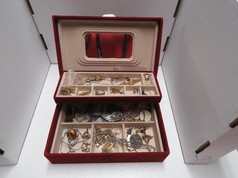 Jewelry Box with jewelry
