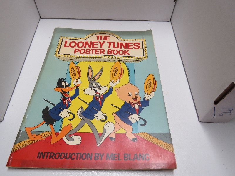Looney Tunes Poster Book