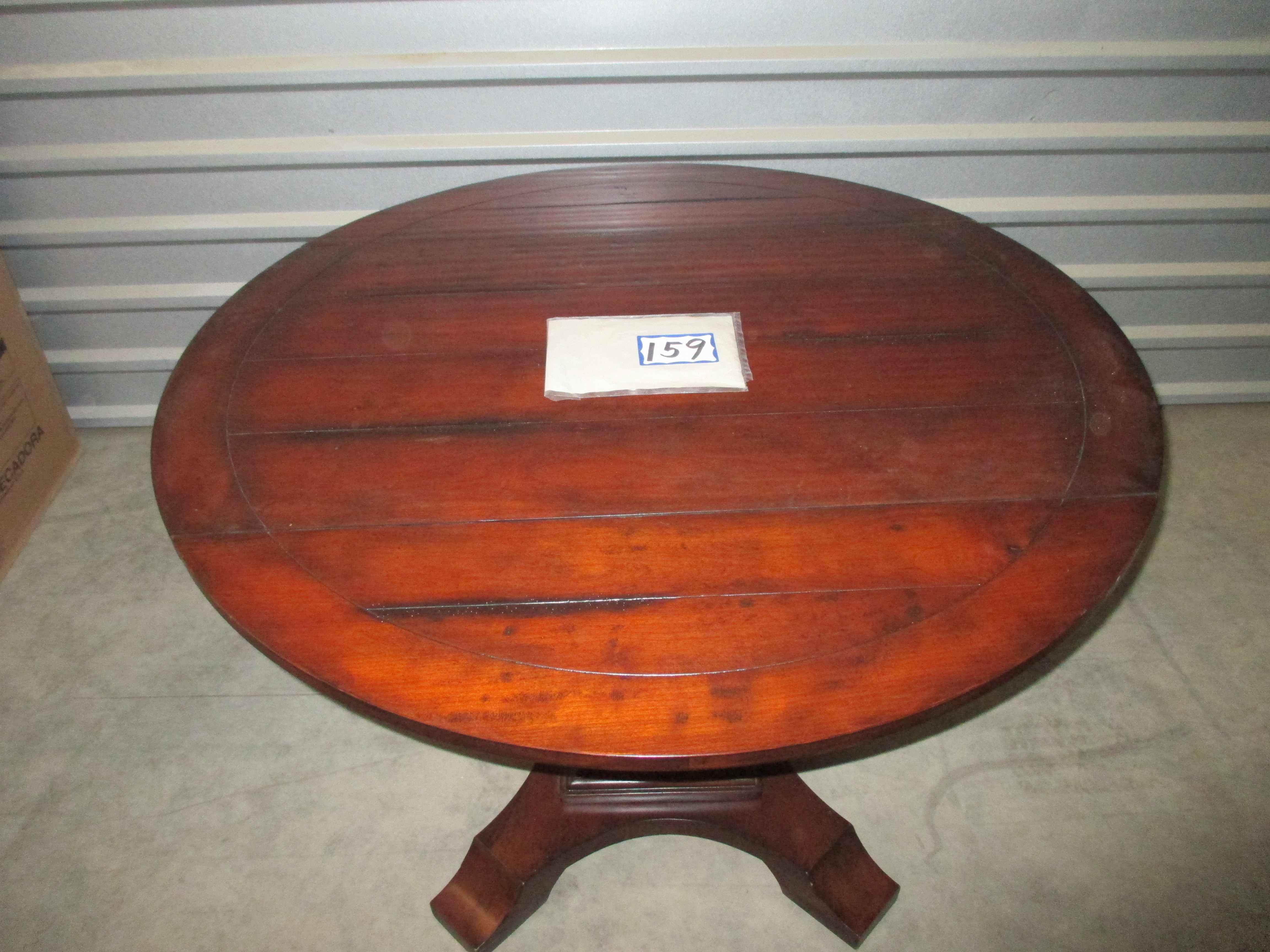 lot 159 image: Hooker Furniture Waverly Place 42 Drop Leaf Pedestal Table