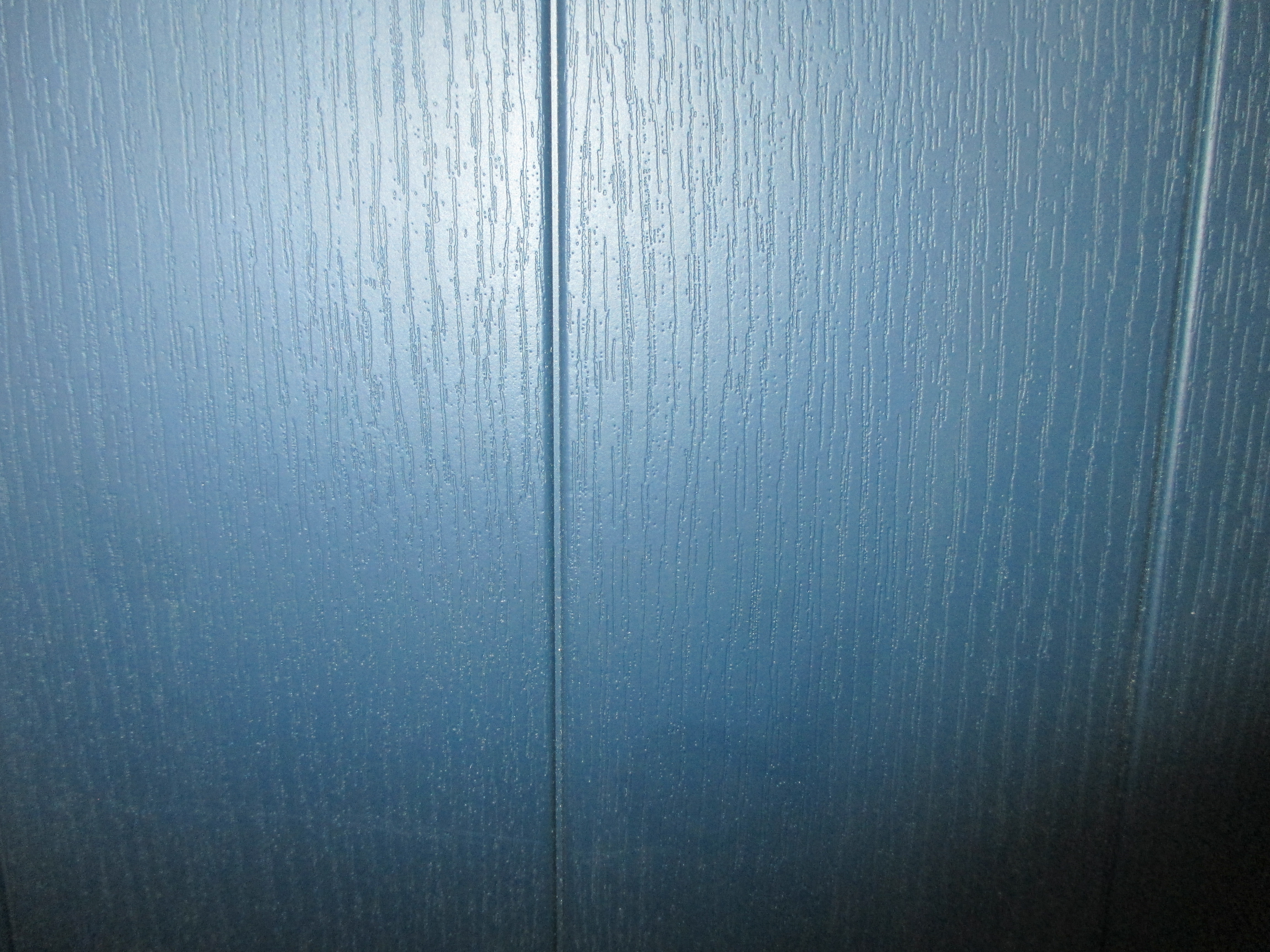lot 172 image: 6 Vinyl Shutters