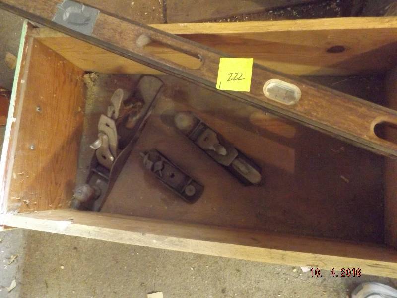 Carpenter planes and level