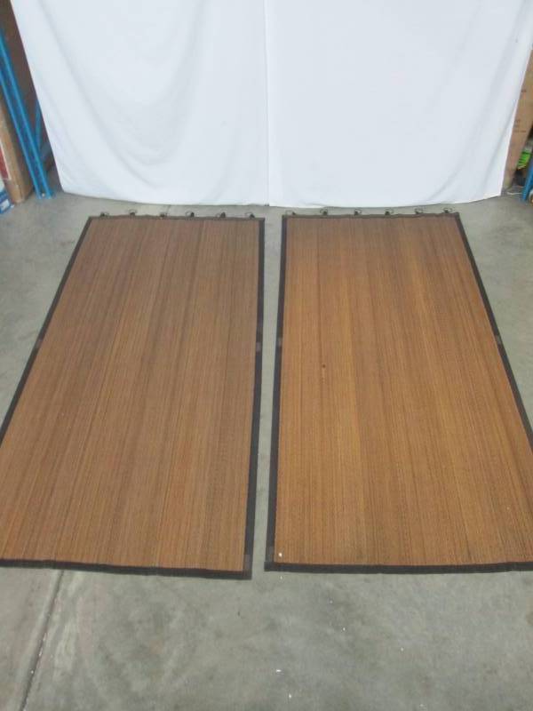 lot 39 image: 2 - Bamboo Indoor  Outdoor Ring Top Blind