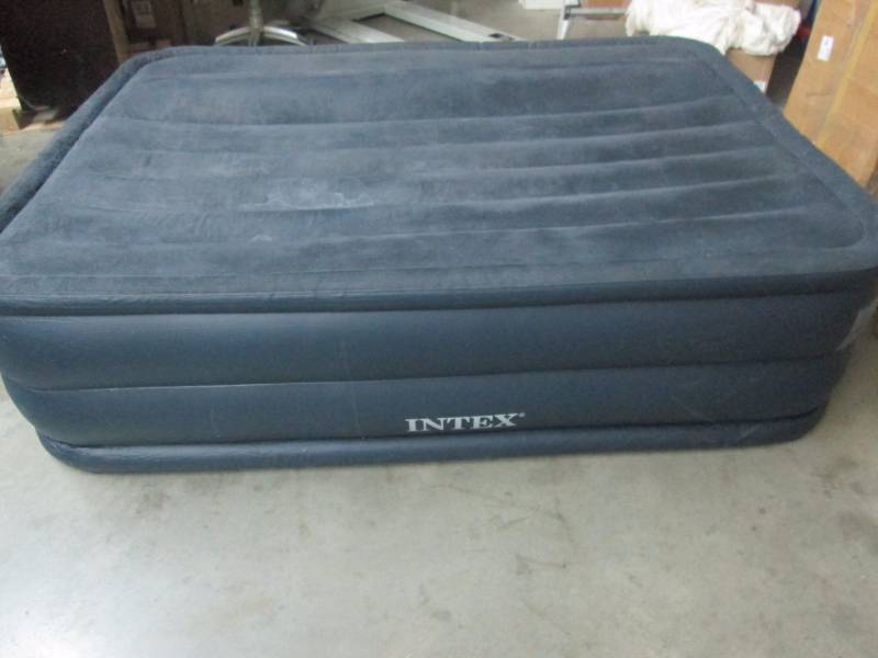 lot 25 image: Intex Queen Raised Airbed