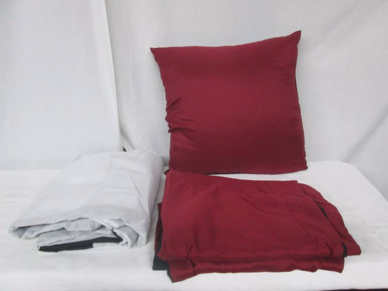 lot 53 image: Alcove Solid Color Reversible Accessory Set - King