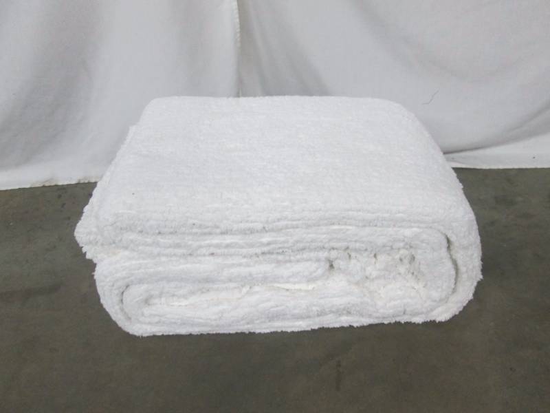 lot 52 image: Concerto Chenille 3-pc. Bedspread Set - King