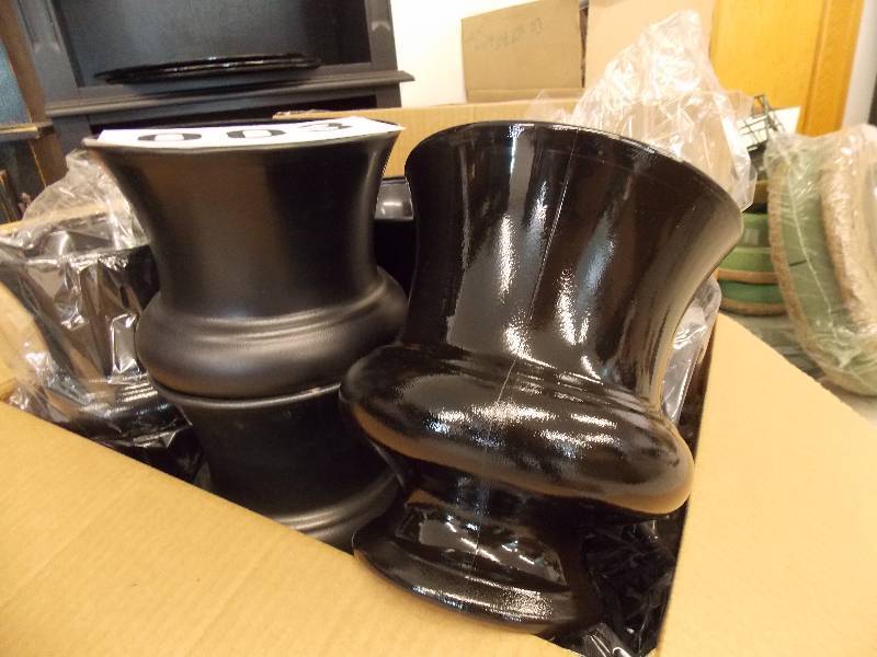 7 34 BLACK DESIGNER URN