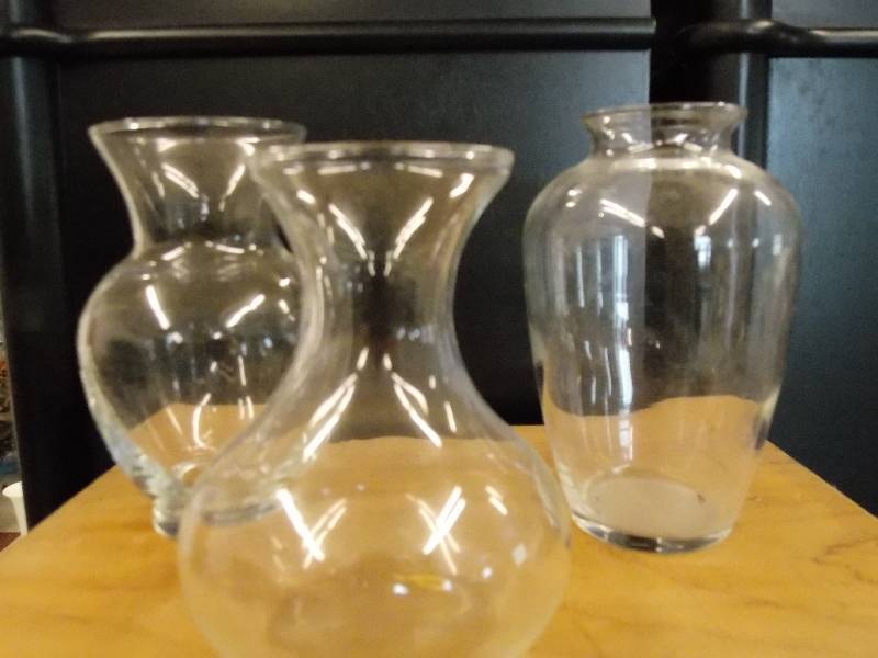 CLEAR ASSORTED  5 VASES 17 PCS