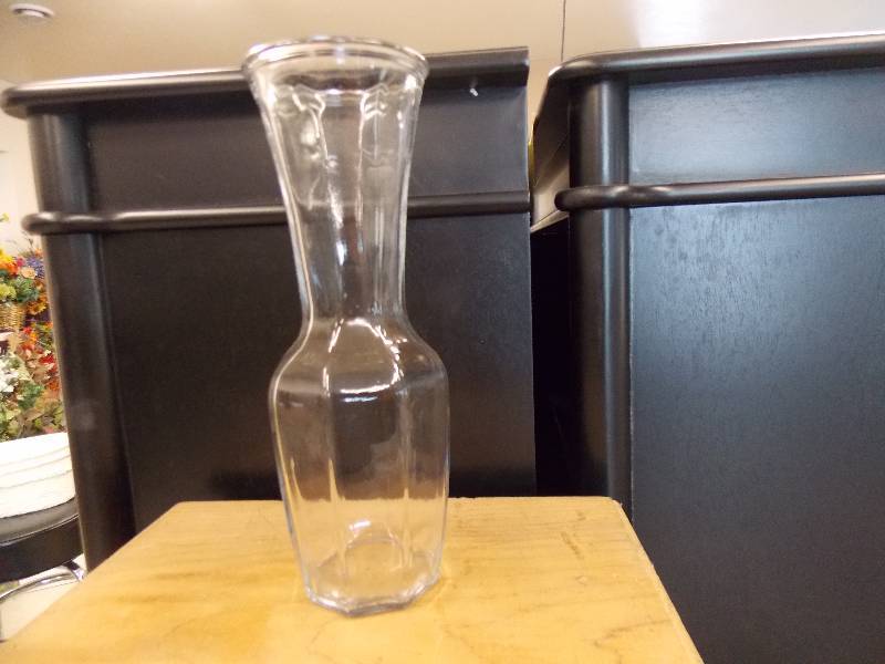 CLEAR GATHERING 9 VASES 37 PCS
