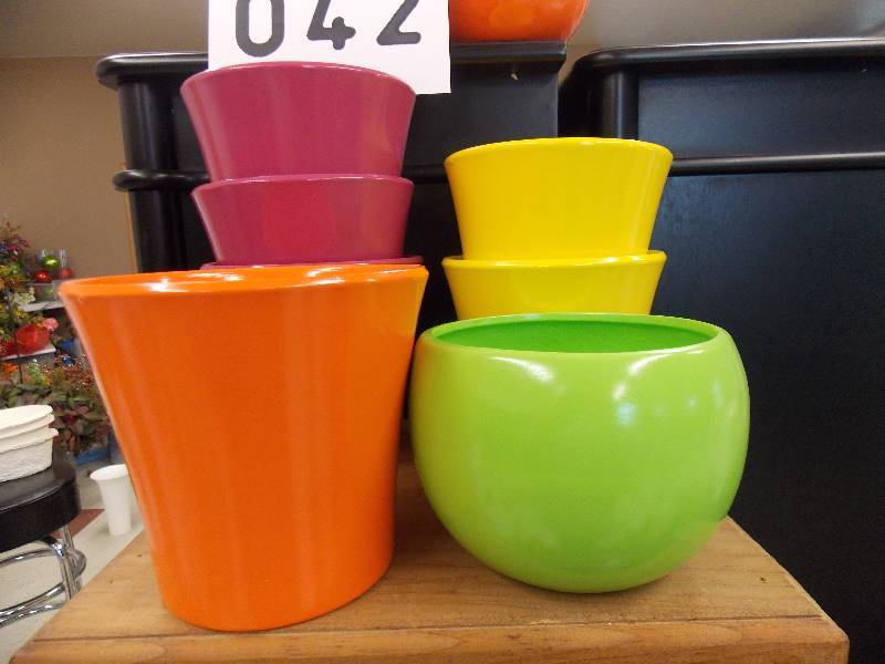 5 TALL 5 OPENING ASSORTED SPRING CONTAINERS 11 PCS
