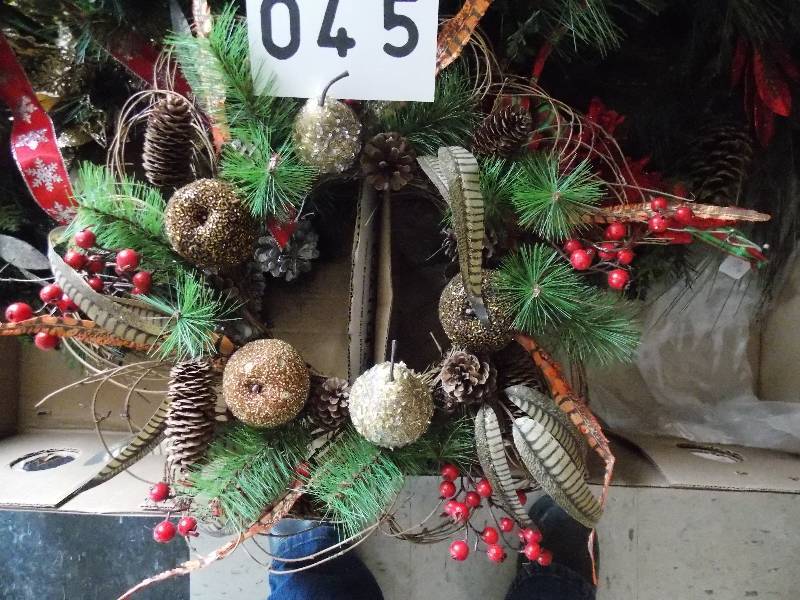 DECORATED AND UNDECORATED CHRISTMAS WREATHS