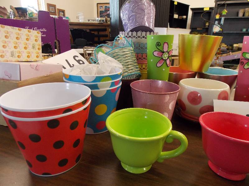 SPRING CONTAINERS, METAL, CERAMIC, AND MALMAR